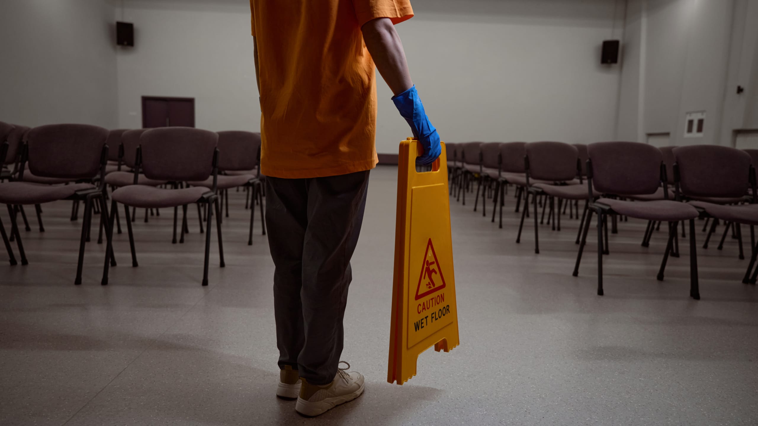 How to Receive Top-Notch Commercial Cleaning Services at Low Rates